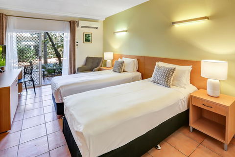 Coral Tree Inn - Kawana Tourism 11