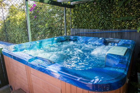 Amaroo At Trinity - Kawana Tourism 5