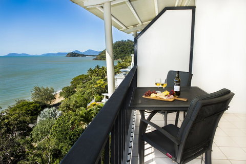 Amaroo At Trinity - Kawana Tourism 7