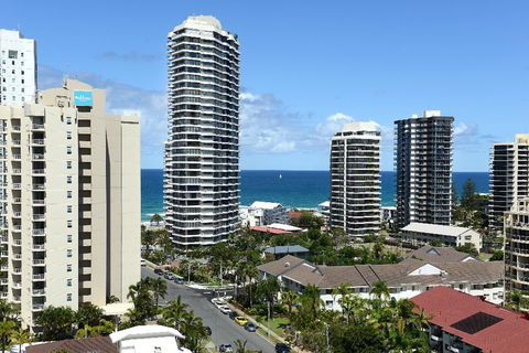 The Meriton Apartments On Main Beach - Kawana Tourism 27