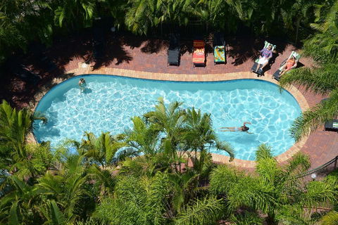 The Meriton Apartments On Main Beach - Kawana Tourism 36