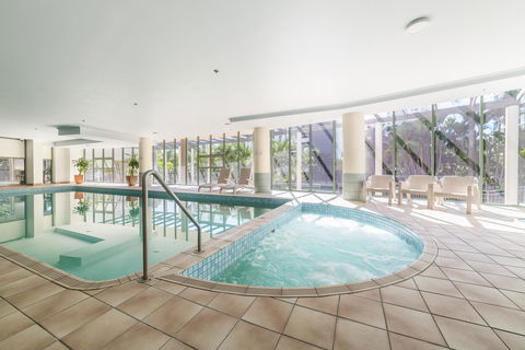 The Meriton Apartments On Main Beach - Kawana Tourism 33