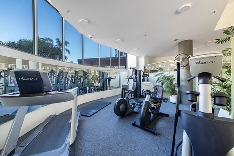 The Meriton Apartments On Main Beach - Kawana Tourism 30