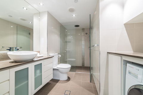 The Meriton Apartments On Main Beach - Kawana Tourism 18