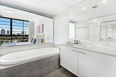 ULTIQA Freshwater Point Resort - Kawana Tourism 42