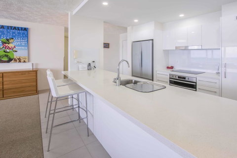 84 The Spit Holiday Apartments - Kawana Tourism 14