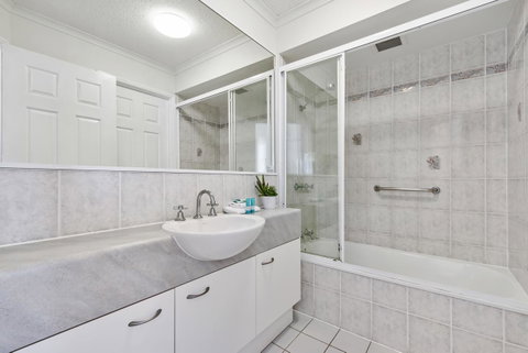 Dockside Apartments Mooloolaba - Kawana Tourism 9