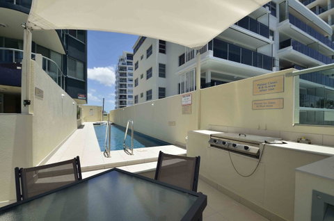 Malibu Apartments - Kawana Tourism 24