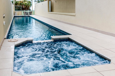 Malibu Apartments - Kawana Tourism 11