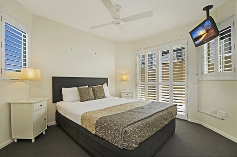 Malibu Apartments - Kawana Tourism 6