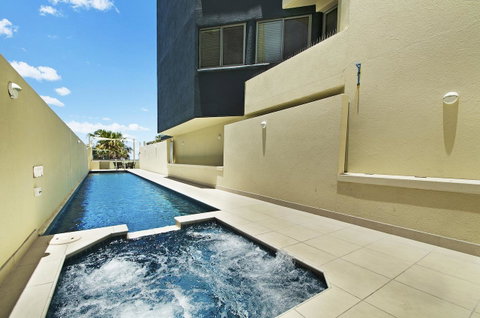 Malibu Apartments - Kawana Tourism 17