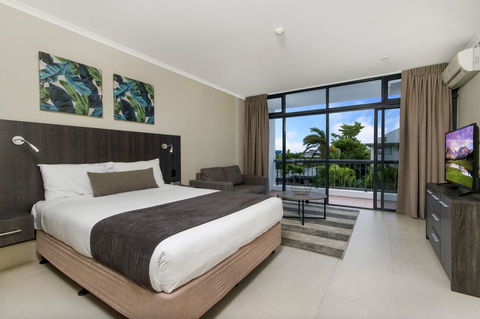 Sunshine Tower Hotel - Kawana Tourism 1