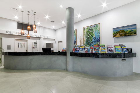 Sunshine Tower Hotel - Kawana Tourism 24