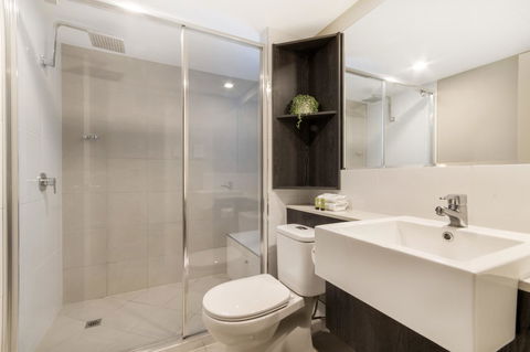 Sunshine Tower Hotel - Kawana Tourism 7