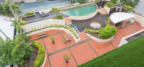 Sunshine Tower Hotel - Kawana Tourism 22