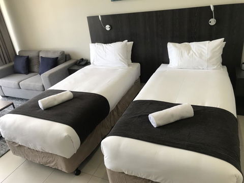 Sunshine Tower Hotel - Kawana Tourism 10