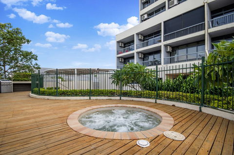 Sunshine Tower Hotel - Kawana Tourism 13