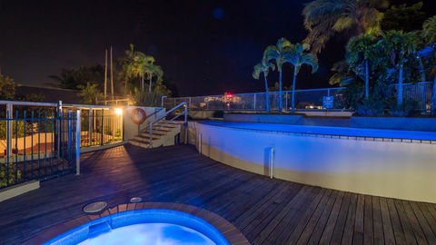 Sunshine Tower Hotel - Kawana Tourism 12