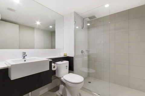 Sunshine Tower Hotel - Kawana Tourism 16
