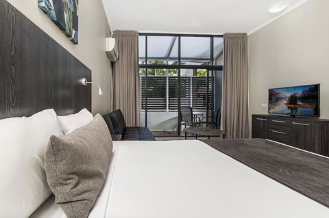 Sunshine Tower Hotel - Kawana Tourism 18