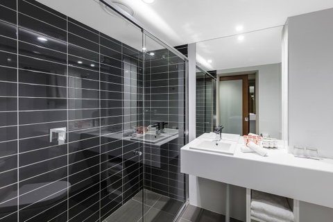 Hotel Grand Chancellor Brisbane - Kawana Tourism 1