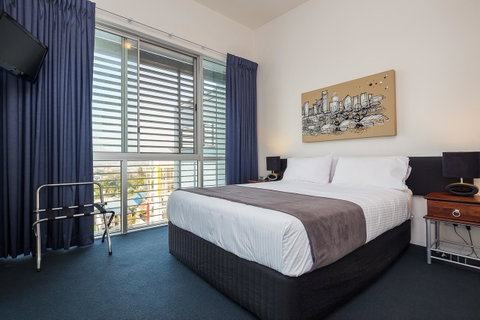Oxygen Apartments - Kawana Tourism 20
