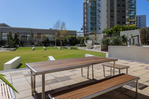 Oxygen Apartments - Kawana Tourism 18