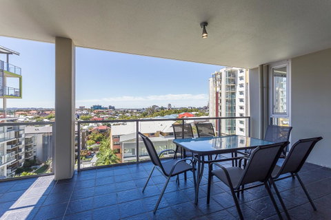 Oxygen Apartments - Kawana Tourism 32
