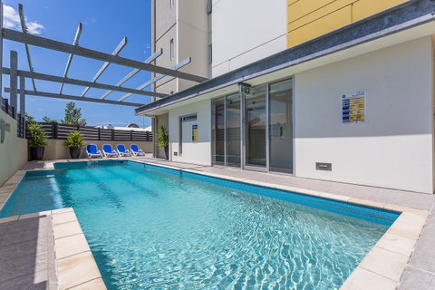 Oxygen Apartments - Kawana Tourism 10