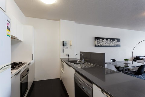 Oxygen Apartments - Kawana Tourism 11