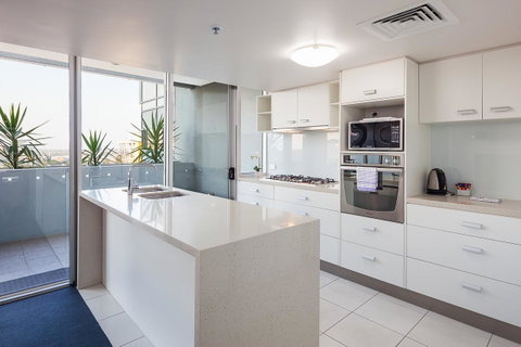Oxygen Apartments - Kawana Tourism 4