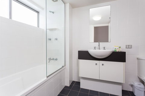 Oxygen Apartments - Kawana Tourism 12