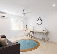 Briz Stays - Whites Road - Kawana Tourism