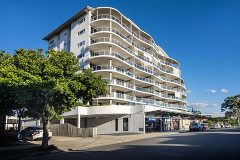 Pandanus Mooloolaba - Kawana Tourism 1