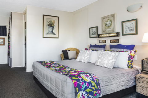 Airport Riverview Motel - Kawana Tourism 12