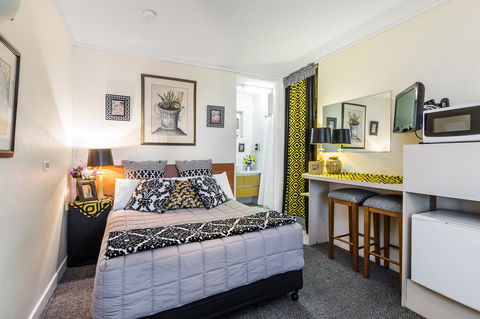Airport Riverview Motel - Kawana Tourism 4