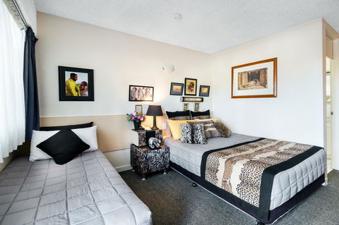 Airport Riverview Motel - Kawana Tourism 19