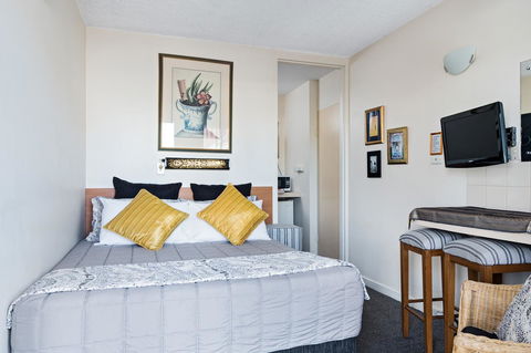 Airport Riverview Motel - Kawana Tourism 20