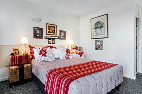 Airport Riverview Motel - Kawana Tourism 7