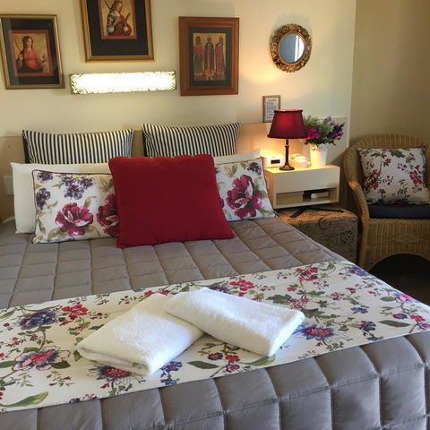 Airport Riverview Motel - Kawana Tourism 9