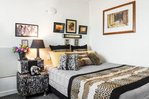 Airport Riverview Motel - Kawana Tourism 8