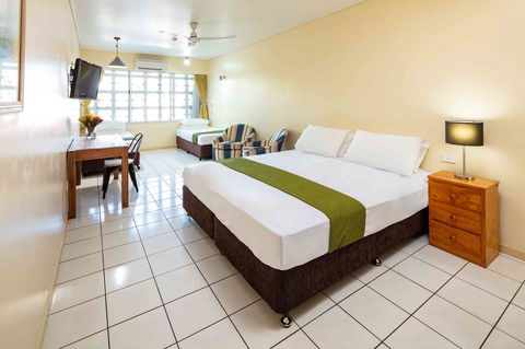 Hides Hotel - Kawana Tourism 13