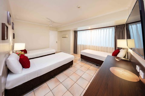 Hides Hotel - Kawana Tourism 9