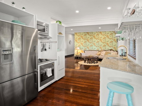 Anville Court - Kawana Tourism 4
