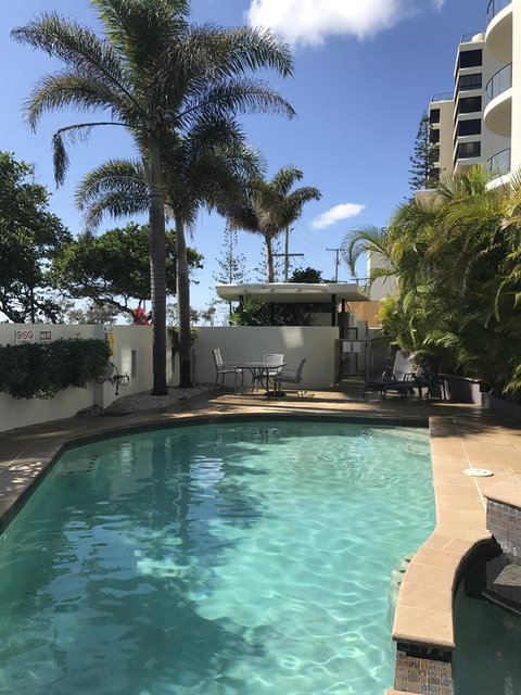 Meridian Alex Beach Apartments - Kawana Tourism 6