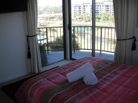 Meridian Alex Beach Apartments - Kawana Tourism 20