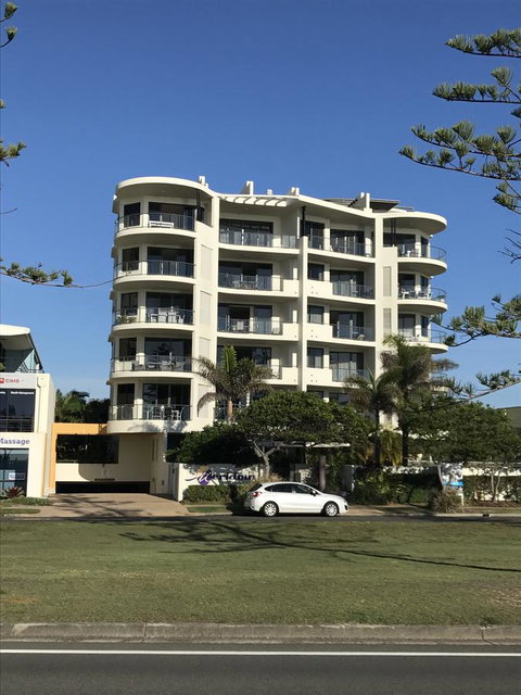 Meridian Alex Beach Apartments - Kawana Tourism 0