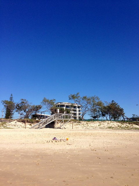 Meridian Alex Beach Apartments - Kawana Tourism 22
