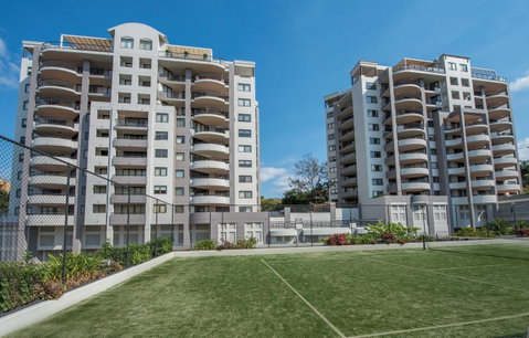 The Oasis Apartments - Kawana Tourism 4