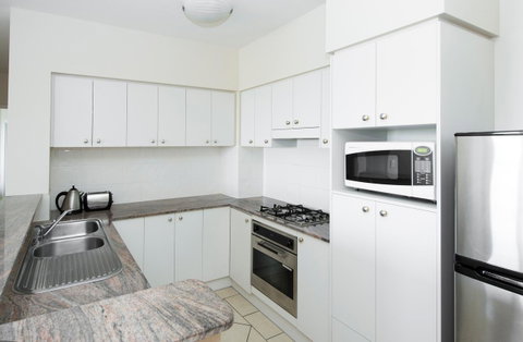 The Oasis Apartments - Kawana Tourism 11